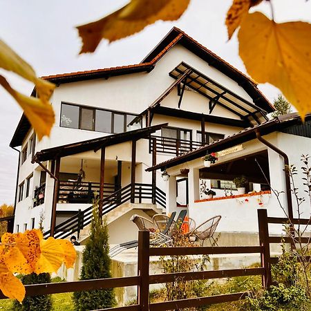 Pensiunea Gradina Ascunsa Bughea de Jos Екстер'єр фото